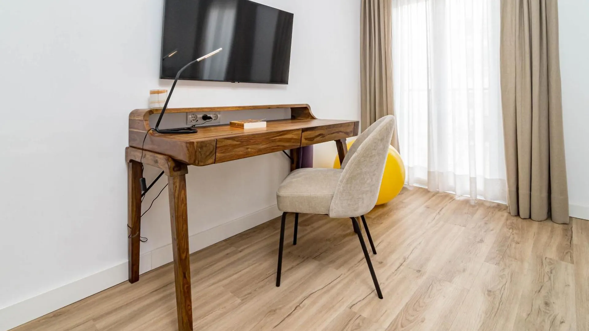 Eac3F- Modern & Light Apartment Steps From The Sea Estepona