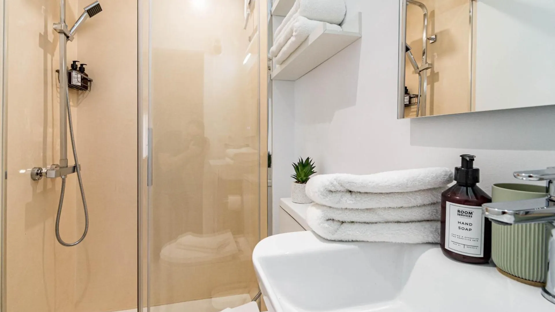 Eac3F- Modern & Light Apartment Steps From The Sea Estepona